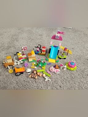 FRIENDS Blue and Pink Slide with Colorful Accessory Set, Honey Bee, Pet Playset